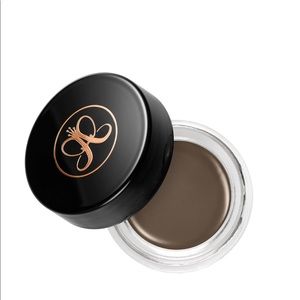 Anastasia Beverly Hills Pomade